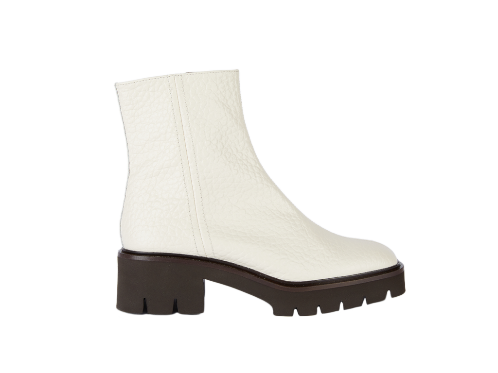 Sporty bootie in white